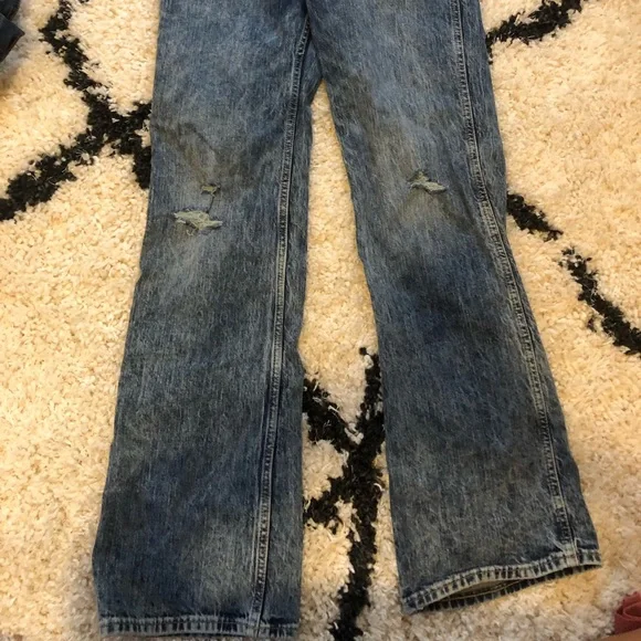 Gap vintage flare high rise jeans. - Picture 4 of 5